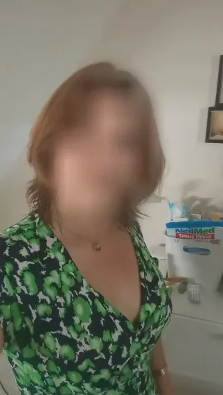 Alena, 33