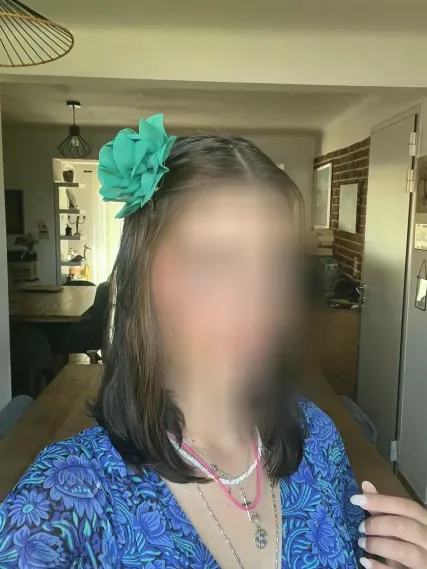 Amelie, 23