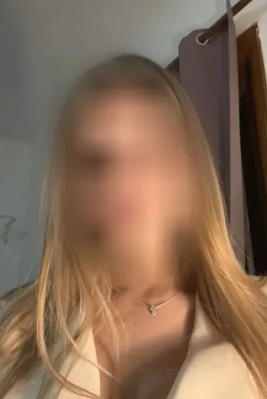 Carla, 22