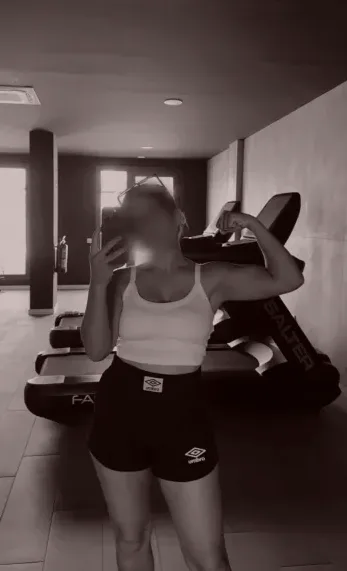 Emily, 25