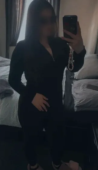 Hanna, 25