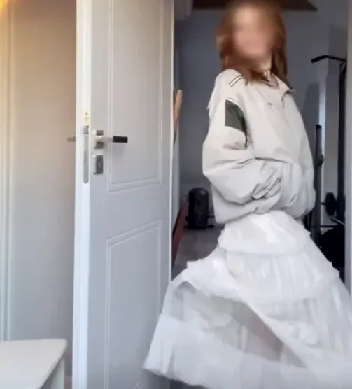 Hannah, 20