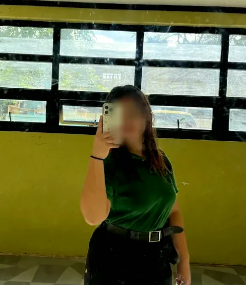 Isabell, 19