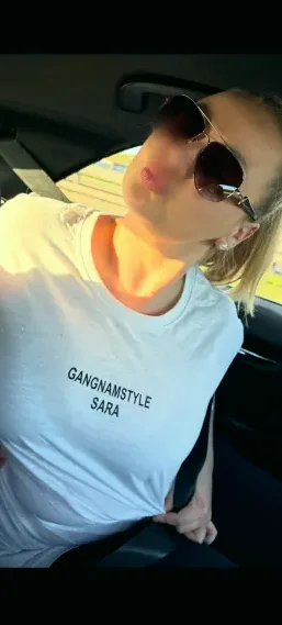 Manuela, 32