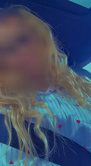 Melanie, 28