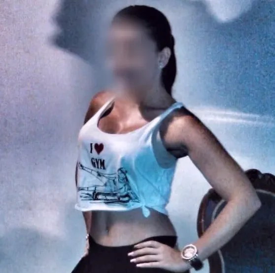 Nina, 40