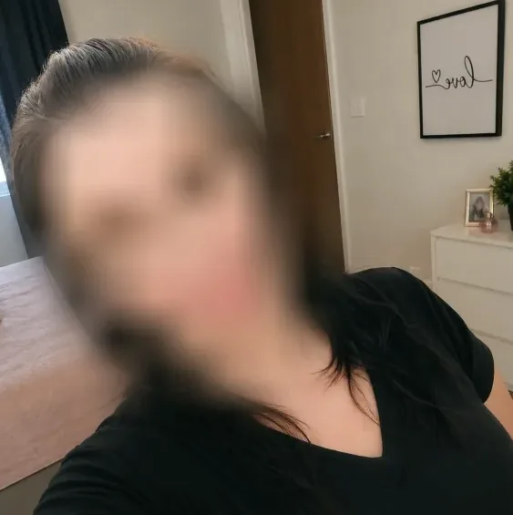 Vanessa, 37