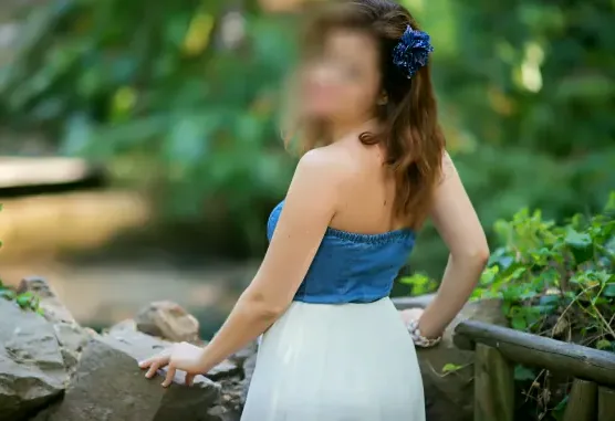 Yasmin, 30